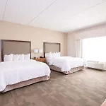 Hampton Inn & Suites Pittsburgh/Harmarville