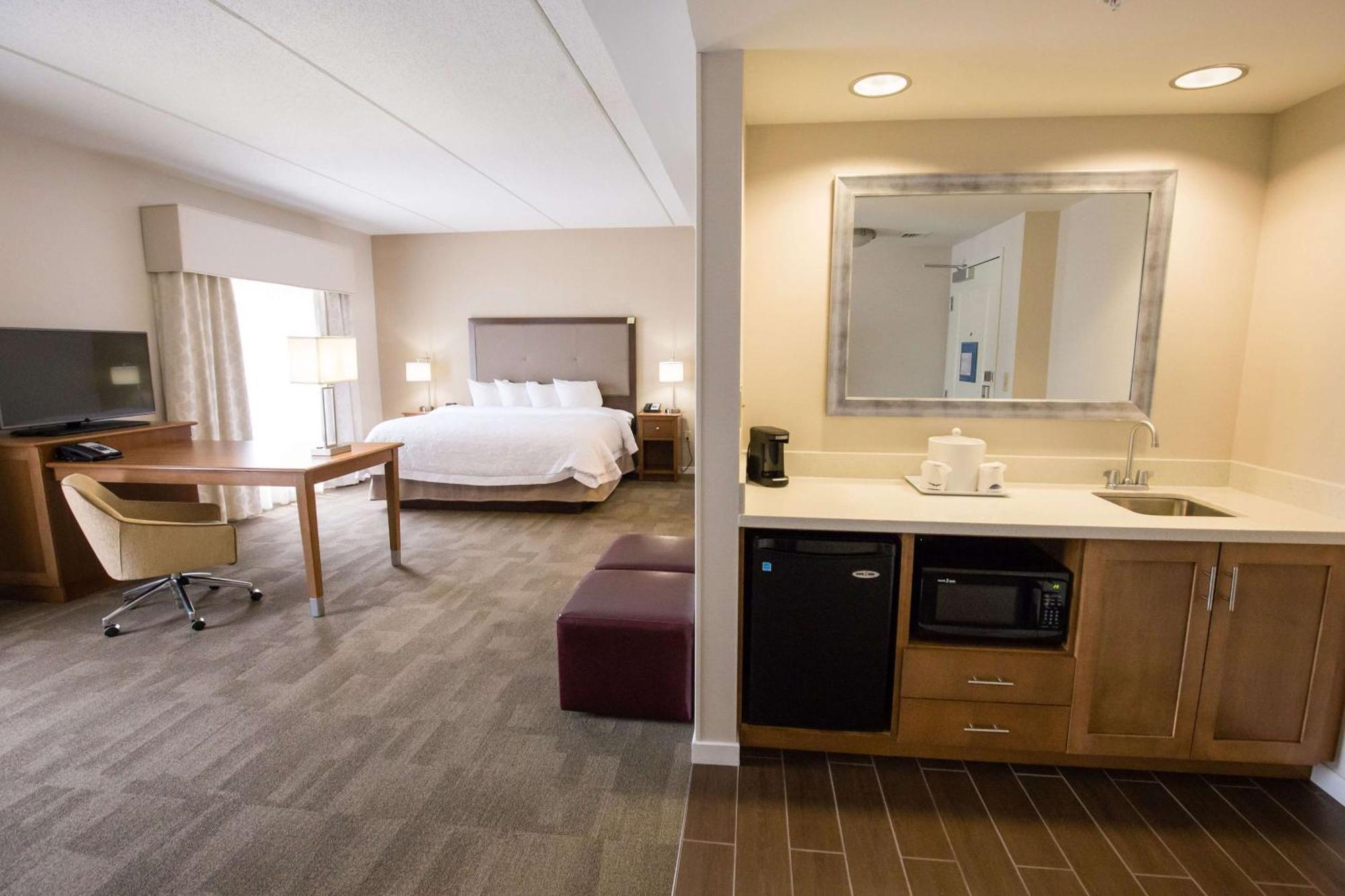 Hotel Hampton & - Pittsburgh/harmarville, Pa Harmarville